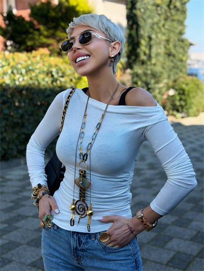 EKRU BODYLİ ASİMETRİK BÜZGÜLÜ BLUZ
