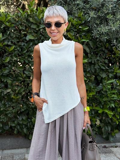 EKRU DİK YAKA ASİMETRİK TRİKO TOP