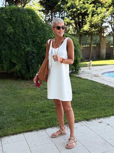 EKRU KOLSUZ MODAL ELBİSE