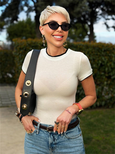 EKRU KONTRAST DETAYLI BODY TOP