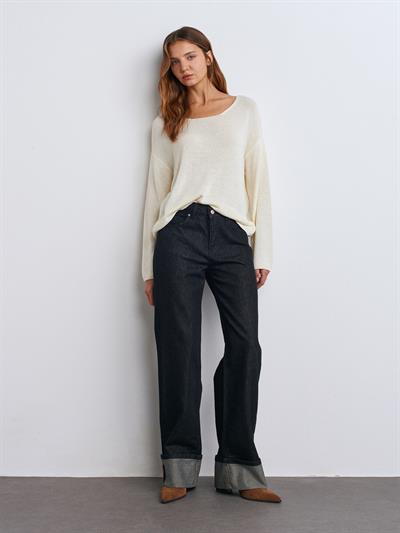 EKRU OVAL YAKA YUMUŞAK DOKULU TRİKO