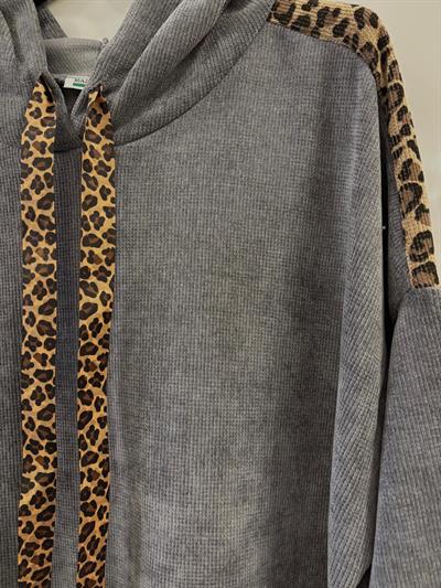 GRİ LEOPAR DETAYLI KADİFE TAKIM