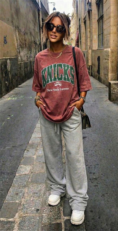 GÜL KURUSU KNICKS BASKILI TSHİRT