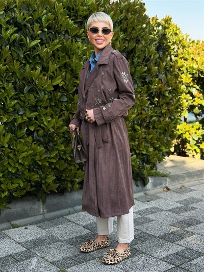 KAHVE TAŞ İŞLEMELİ ÇIKARILABİLİR CEKETLİ TRENÇKOT