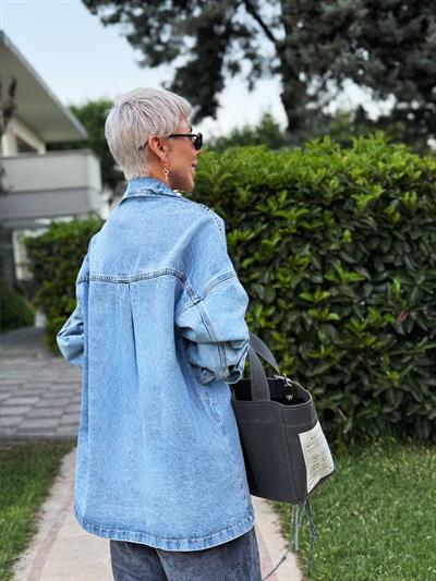 KOYU MAVİ CEP GÖRÜNÜMLÜ OVERSIZE DENIM GÖMLEK