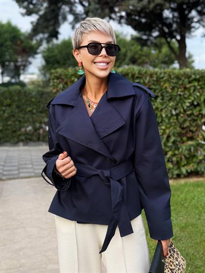 LACİVERT KUŞAKLI KISA TRENÇ