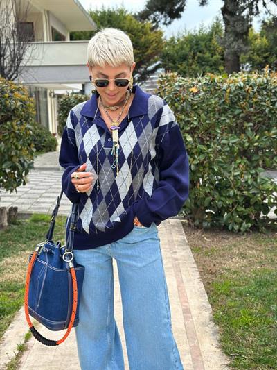 NAVY POLO-COLLAR BUTTONED DIAMOND-PRINT SWEATER