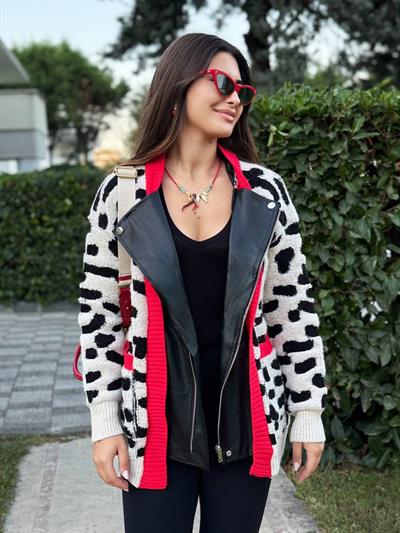 LEOPAR DESENLİ DERİ GARNİLİ TRİKO HIRKA 