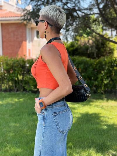ORANJ KARE YAKA KOLSUZ CROP