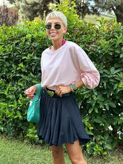 PEMBE BELİ LASTİKLİ CROP SWEATSHIRT