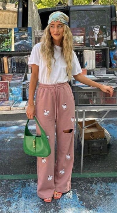 PEMBE YIRTIK DETAYLI KEDİ BASKILI EŞOFMAN