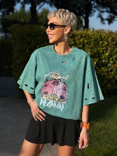 PETROL KAPLAN DESENLİ YIRTIKLI TSHIRT