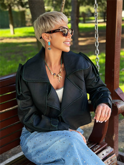 SİYAH APOLETLİ KISA DERİ CEKET 