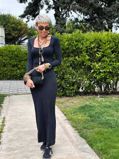 SİYAH KARE YAKA BODYCON ELBİSE