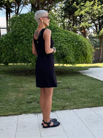 SİYAH KOLSUZ MODAL ELBİSE