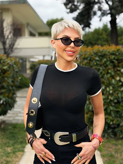 SİYAH KONTRAST DETAYLI BODY TOP