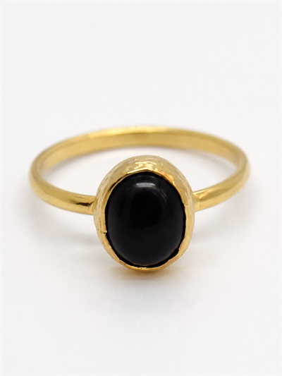 Siyah Oval Taşlı Gold Yüzük
