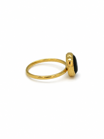 Siyah Oval Taşlı Gold Yüzük