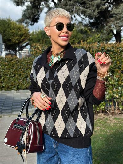 BLACK POLO-COLLAR BUTTONED DIAMOND-PRINT SWEATER