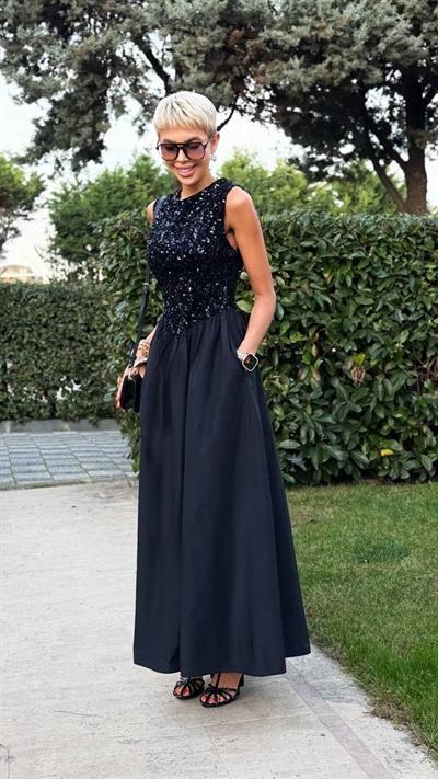 SİYAH PUL PAYETLİ ETEĞİ TAFTA UZUN ELBİSE