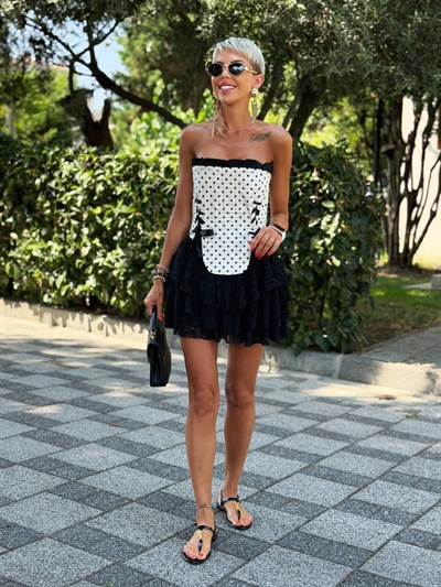 BLACK LACE MINI SKIRT WITH SHORT LINING