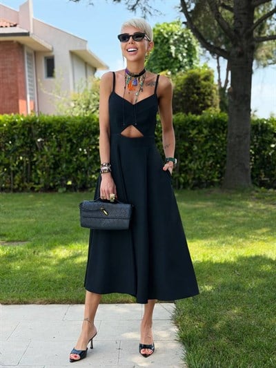 SİYAH V YAKA CUT OUT DETAYLI MIDI ELBİSE