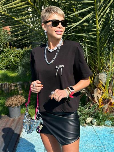 SİYAH VATKALI BASIC T-SHIRT