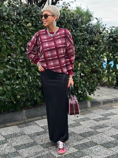 SİYAH YANDAN YIRTMAÇLI VARAK BASKI ETEK