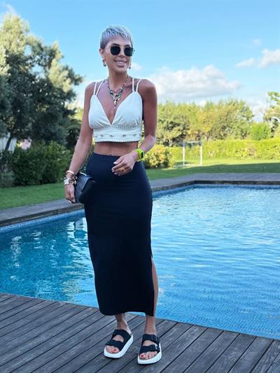 SİYAH YIRTMAÇLI POLYEMID ETEK