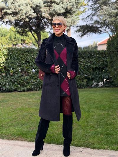 BLACK SOFT-TEXTURED MIDI COAT