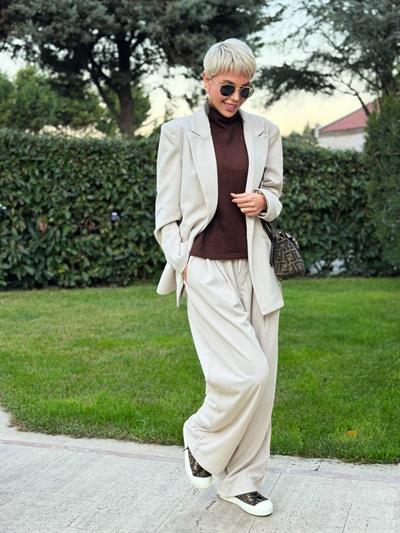 TAŞ RENK PİLE DETAYLI BELİ LASTİKLİ KADİFE PANTOLON