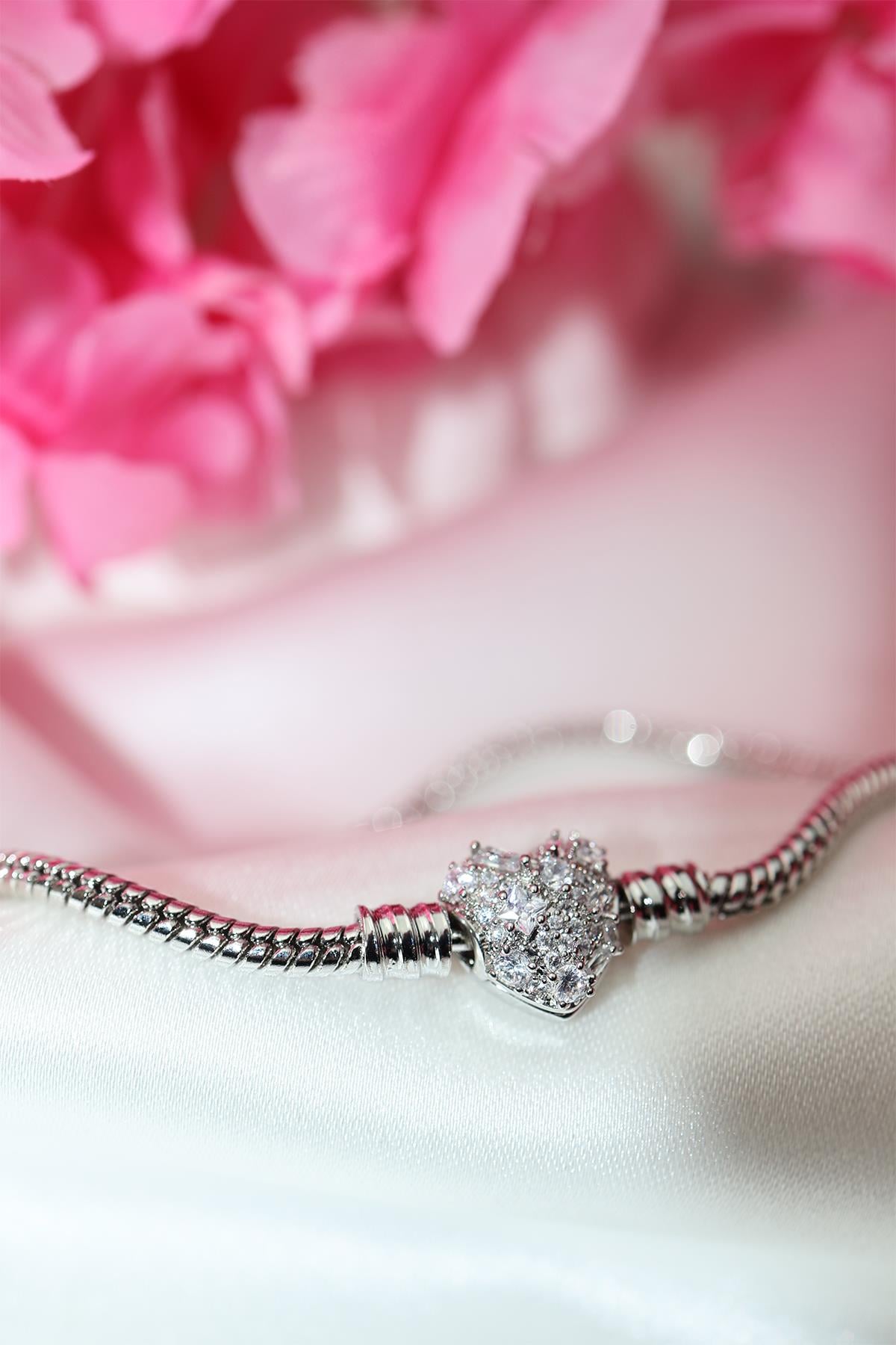 Pandora Model Gümüş Taşlı Bileklik