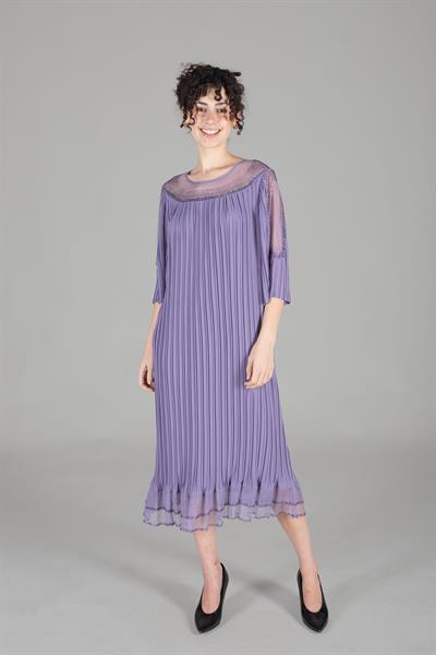 Oval Yaka Taşlı Piliseli Elbise