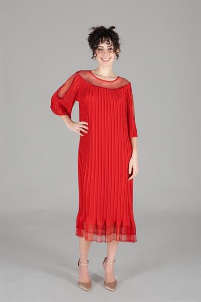 Oval Yaka Taşlı Piliseli Elbise