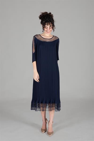 Oval Yaka Taşlı Piliseli Elbise