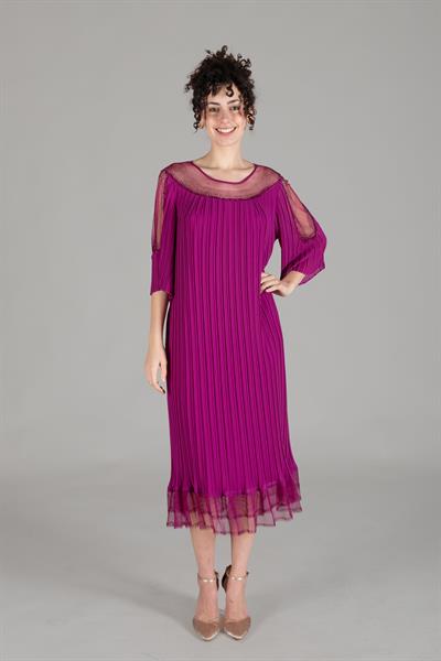 Oval Yaka Taşlı Piliseli Elbise