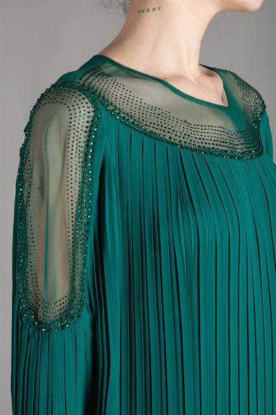 Oval Yaka Taşlı Piliseli Elbise