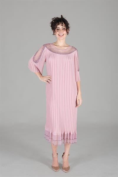 Oval Yaka Taşlı Piliseli Elbise