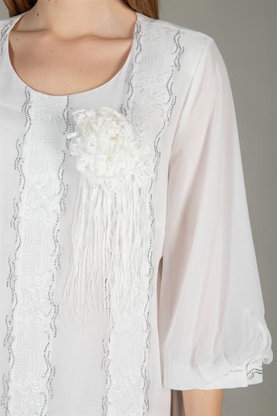 فستان شيفون مطرز بفتحة رقبة على شكل حرف V