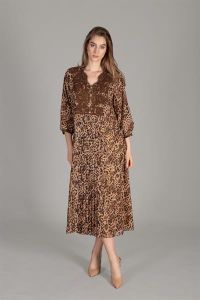 V Neck Dantelli Dress