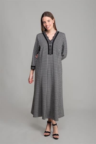 V Yaka Jakarlı Elbise