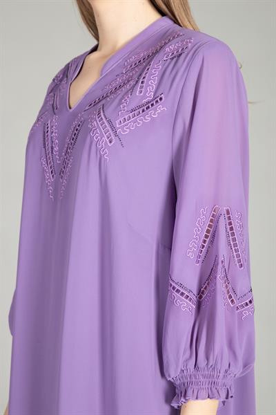 V Yaka Multi Şifon Nakışlı Elbise