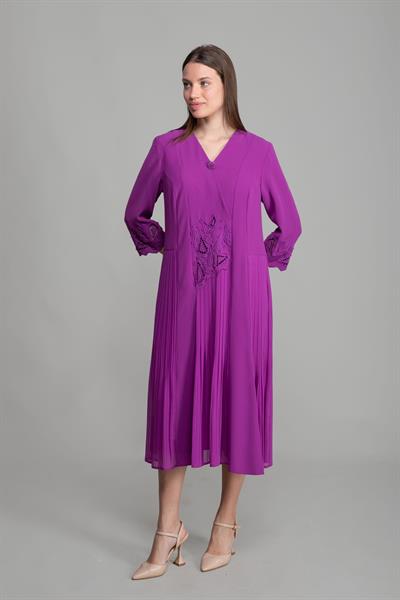 V Yaka Nakışlı İncili Elbise