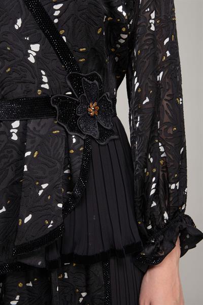 فستان لامع محروق بفتحة رقبة على شكل حرف V