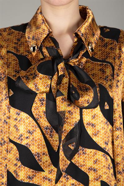 Y Yaka Fularlı Elbise