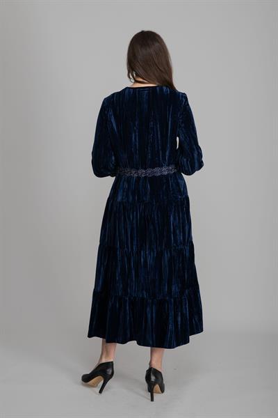 Yuvarlak Yaka Kraşlı Kadife Elbise