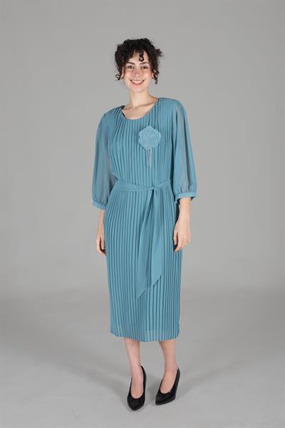 Yuvarlak Yaka Piliseli Elbise