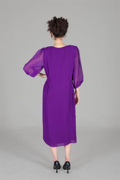 Round Neck Pleated Chiffon Dress