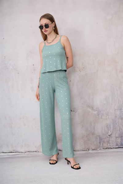 Kadın Bürümcük Kumaş Askılı Crop Bluz Geniş Paça Pantolon İkili Takım 24072