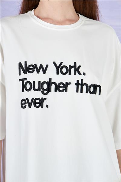 Kadın Kabartma Nakışlı Kompak Oversize Tişört 23126 Beyaz